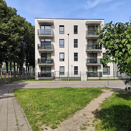 By The Linden Trees Apartmán *