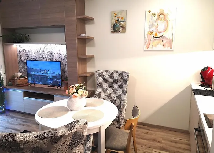 By The Linden Trees Apartmán *