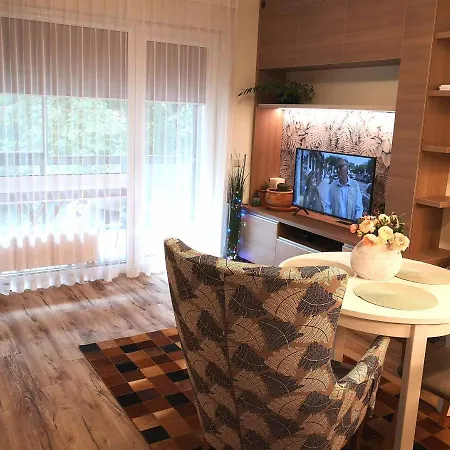 דירה By The Linden Trees